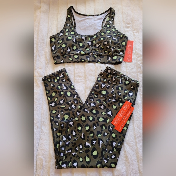 2pc Leopard Workout Set - Picture 2 of 5